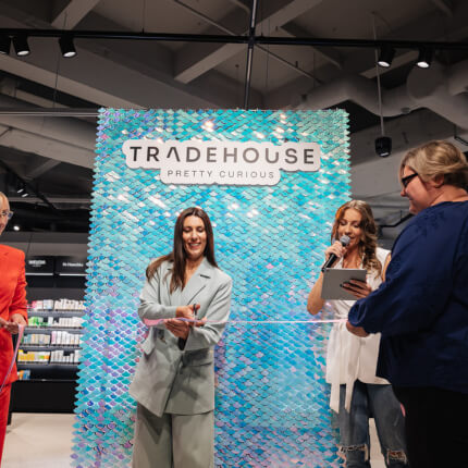 IC “AKROPOLE Alfa” ir atvērts viens no lielākajiem skaistumkopšanas preču veikaliem Baltijā – TRADEHOUSE!